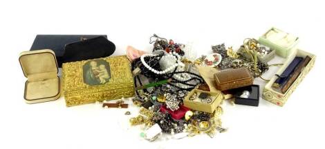 A quantity of modern costume jewellery and effects, religious scene trinket box, beaded necklaces, clip on earrings, decorative brooches, etc.