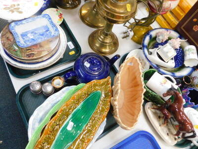 Pottery and porcelain, to include a Continental majolica cucumber dish, Sylvac vase, Hornsea fish dish, and a George Jones Abbey pattern shredded wheat dish. (3 trays)