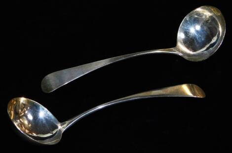 A pair of early 19thC Irish silver ladles, by Sawyer, old English pattern Dublin 1811, 17cm wide, 3oz. (2)