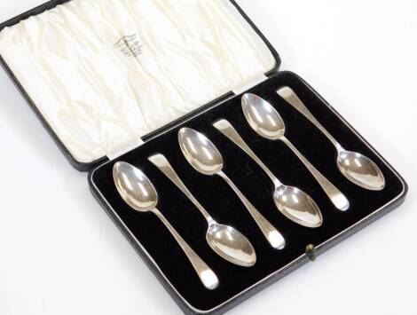 A set of six Edwardian silver spoons, old English pattern, initialled with plain bowls, London 1905, 12cm wide, 3oz. (6, cased)