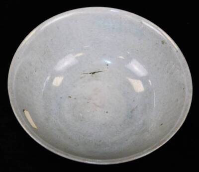 A Chinese bowl and spoon from the Tek Sing Cargo, bears Nagel Auction labels, 15.5cm diameter. - 3