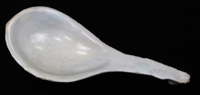 A Chinese bowl and spoon from the Tek Sing Cargo, bears Nagel Auction labels, 15.5cm diameter. - 5