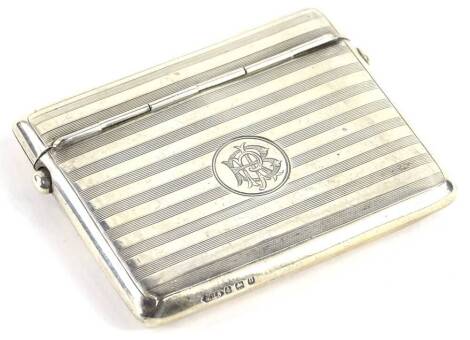 A George V engine turned silver cigarette case, with double hinged lid, Birmingham 1912, 3¾oz. Provenance: The Estate of Miss Rachel Monson.