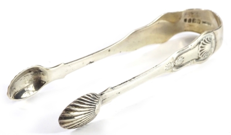 An early Victorian pair of Scottish kings pattern sugar tongs, Edinburgh 1840, by James and William Marshall, 2oz. Provenance: The Estate of Miss Rachel Monson.