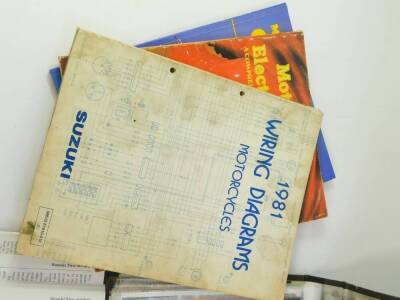 Motorcycle books and manuals, etc. (a quantity) - 2