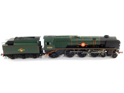 A Hornby OO gauge Merchant Navy Class locomotive 'Blue Star', BR green livery, 4-6-2, 35010, R2710, boxed. - 4