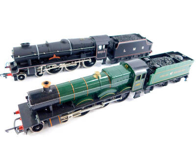 An Airfix OO gauge locomotive 'Albert Hall', Great Western green livery, 4-6-0, 4983, unboxed, together with an LMS locomotive 'Royal Scots Fusilier', black livery, 4-6-0. 6103, 54120-0, boxed. (2) - 3