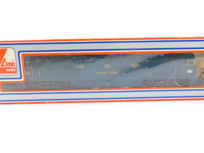 A pair of Lima OO gauge diesel locomotives 'Western Renown', D1071, both boxed, one incorrectly. (2) - 2