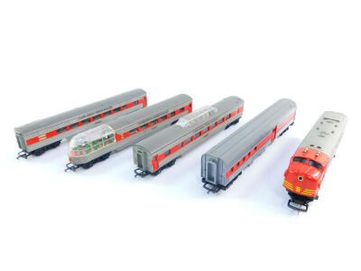 A Hornby R55-HSD Class HX7 Trans Australian diesel locomotive, red and grey livery, 4008, incorrectly boxed, together with four Trans Continental boxes. (5)