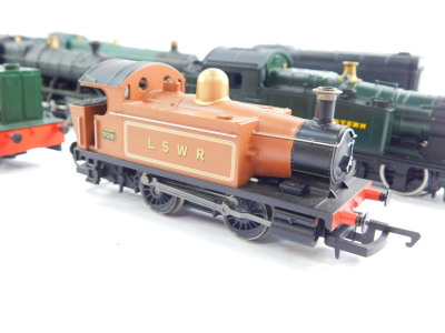 Hornby, Tri-ang & Mainline locomotives, including a Great Western locomotive Kneller Hall', green livery, 4-6-0, 5934, clockwork locomotive, BR black livery, 13005, and a Great Western locomotive, 0-6-2, 6697. (a quantity) - 2