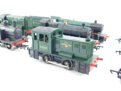 Hornby, Tri-ang & Mainline locomotives, including a Great Western locomotive Kneller Hall', green livery, 4-6-0, 5934, clockwork locomotive, BR black livery, 13005, and a Great Western locomotive, 0-6-2, 6697. (a quantity) - 3