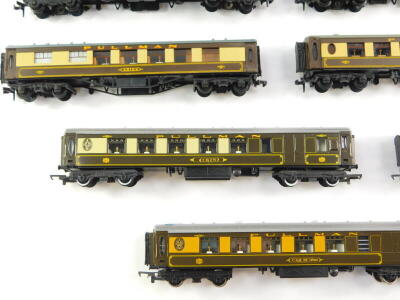 Hornby, Triang, Pullman coaches, including Lucille, Ibis, Aries, Jane, Mary and various numbered cars. (13) - 6