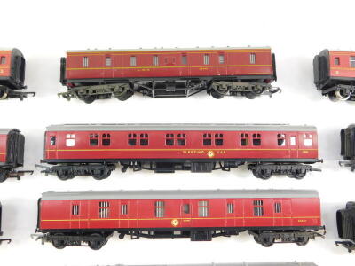 Tri-ang and other OO gauge coaches, British Rail and LMS red livery. (16) - 5