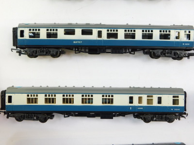 Hornby OO gauge coaches, BR blue and white livery, three Tri-ang coaches and a GW Capital wagon. (12) - 4