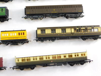 Hornby and other OO gauge coaches, including Great Western, Southern, etc, and a track maintenance department wagon. (13) - 7