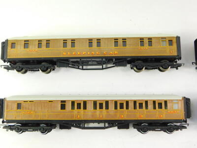 Hornby OO gauge LNER coaches, including sleeping cars and 1st/3rd coaches. (12) - 2