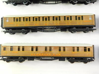 Hornby OO gauge LNER coaches, including sleeping cars and 1st/3rd coaches. (12) - 4