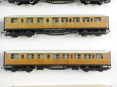 Hornby OO gauge LNER coaches, including sleeping cars and 1st/3rd coaches. (12) - 5