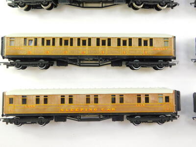 Hornby OO gauge LNER coaches, including sleeping cars and 1st/3rd coaches. (12) - 6