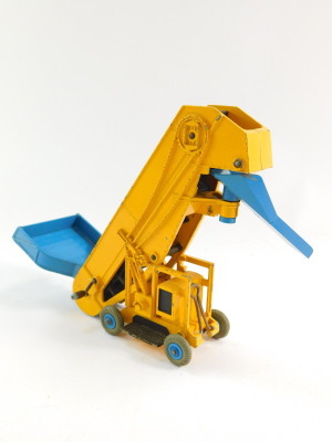 A Dinky Super Toys die cast elevator loader, 964, boxed. - 4