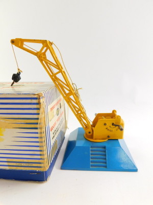 A Dinky Super Toys die cast goods yard crane, 973, boxed, with hoisting and JIB raising movements. - 3