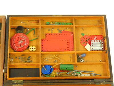 Meccano, in an outfit number 9 box, and a further tray. (2) - 5