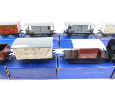 Hornby OO gauge coaches, together with wagons, boxed. (1 tray) - 3