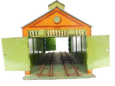 A Hornby O gauge number 2 tin plate engine shed. - 2