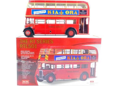 A Sun Star die cast model of a 1949 RTL501-JXE20 red double decker bus, limited edition, scale 1:24, 2926, boxed.