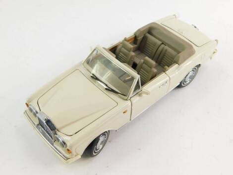 A Franklin Mint Precision Models 1992 Rolls Royce Corniche IV, boxed with certificate.