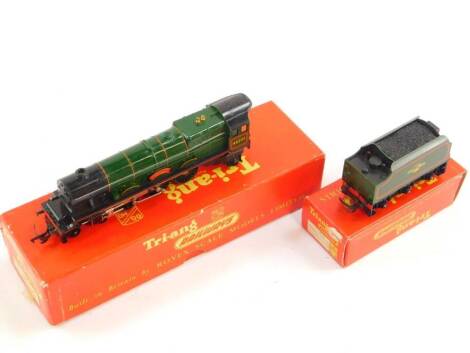 A Tri-ang OO gauge locomotive and tender, 'Princess Elizabeth', BR green livery, 4-6-2, 46201, R53 and R31, both boxed. (2)