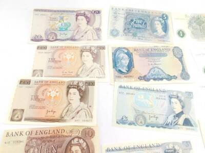 English bank notes, mint, uncirculated and used, comprising £20 J B Page., £10 J B Page, G M Gill and J B Page earlier issue., £5 J S Fforde L K O'Brien J B Page and D H Somerset., £1 J S Hollom including three consecutive C35W720310 - 312., J S Fforde., - 2