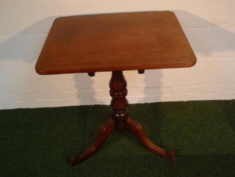 A Victorian mahogany pedestal table