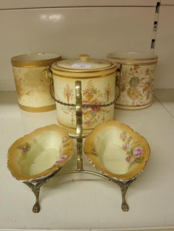 A Crown Devon Fieldings biscuit barrel and cover