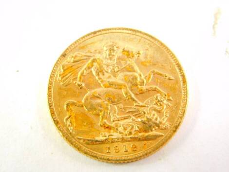 A George V gold full sovereign, 1912, 8.0g.