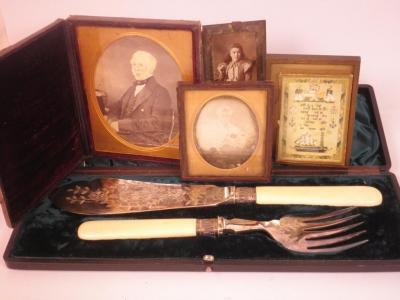 Lot 274 - An Edwardian silver fish knife and fork set