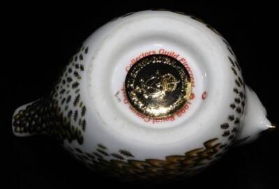 A Royal Crown Derby Collectors Guild paperweight firecrest ornament, gilt stopper, 8cm wide. (boxed) - 3