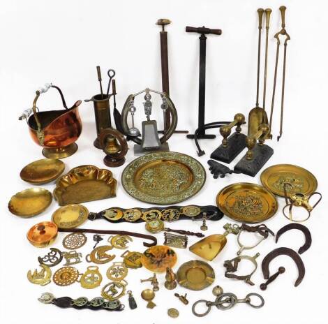 Various metalware, horse brasses, early 20thC copper coal helmet, with swing brass handle, 27cm high, other metalware, brassware, copper, etc. (a quantity)