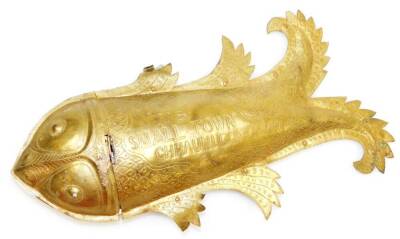 India interest. Two gilt washed presentation fishes, with articulated mouths, presented 1924 by the villages of small town communities in the Punjab to Lord Hailey, 40cm wide. (2) - 5