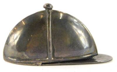 A novelty silver jockeys cap Vesta case, stamped to underside Sterling 925, ½oz.