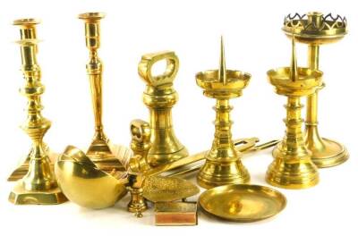 Various brassware, candlesticks etc., to include circular example, 20cm high, ecclesiastical church type and other brass candlesticks, other brassware, etc. (a quantity)