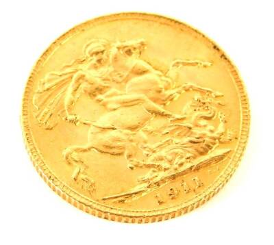 A George V gold full sovereign 1911, 8.0g.