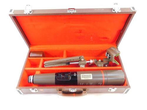 A Swift MkII Zoomscope 15X-60X., 60mm, model no 841, serial no 84-25372, with tripod, cased.