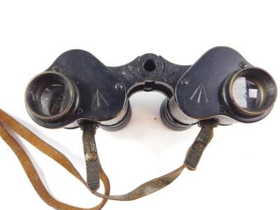 A pair of W Watson & Sons Limited military binoculars 1919, Superior Prismatic No 3 (Mk. I) x6, 2521, cased. - 2