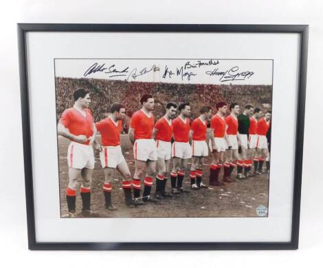 Manchester United. A reproduction of the line up of Manchester United vs Red Star Belgrade, European Cup 5th February 1958, signed by Albert Scanlon, Ken Morgan, Bill Foulkes, Harry Gregg and Bobby Charlton, published by Allstars, with certificate, No 27