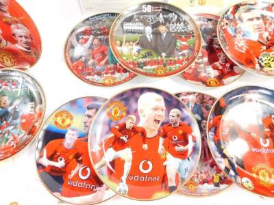 Manchester United. Danbury Mint Champions collectors plates, with certificates. (24) - 3