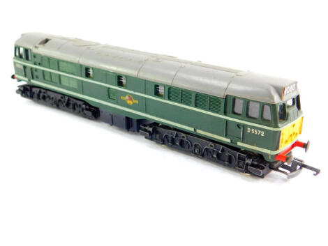 A Hornby Triang type two class 31 diesel locomotive, British Rail green livery, D5572, R357.