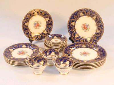 An Aynsley 'Royalty' dinner and tea service comprising six dinner plates