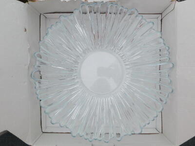 A Pasabahce Auruor glass serving bowl, RRP £14.99.