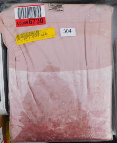 A Sienne Home Lorenza kingsize duvet set in pink, RRP £24.99.